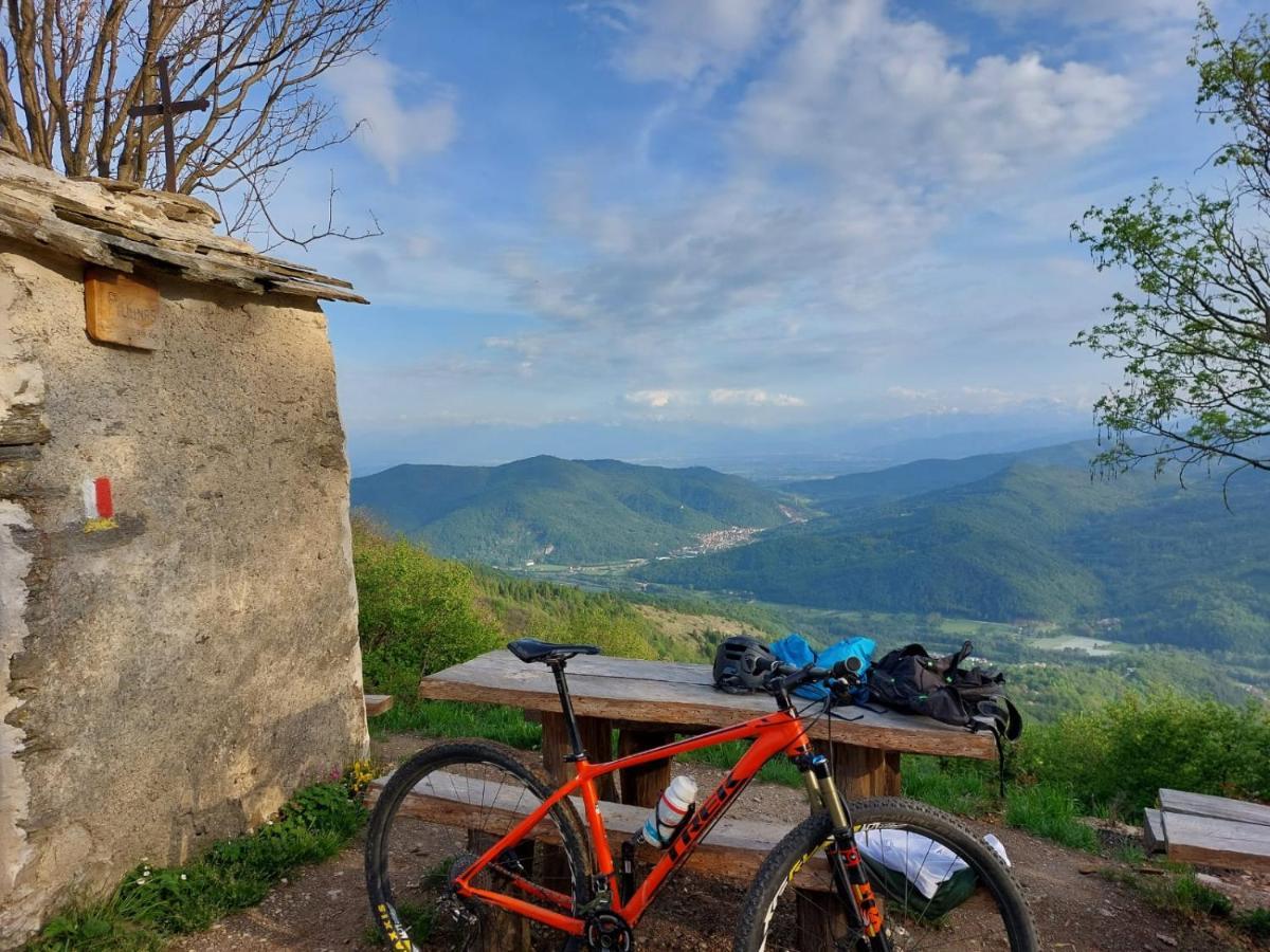 Due Camere E Una Bici Venasca Kültér fotó