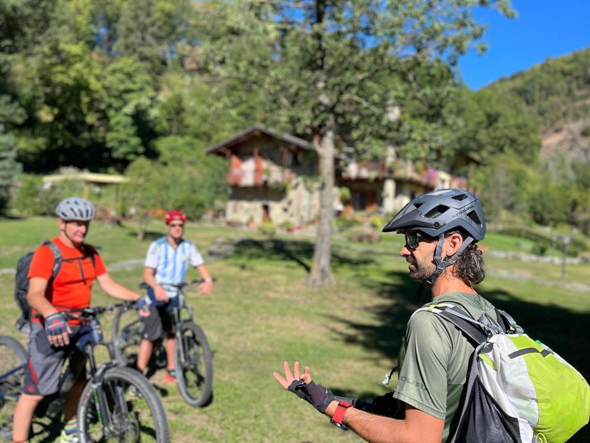 Due Camere E Una Bici Venasca Kültér fotó